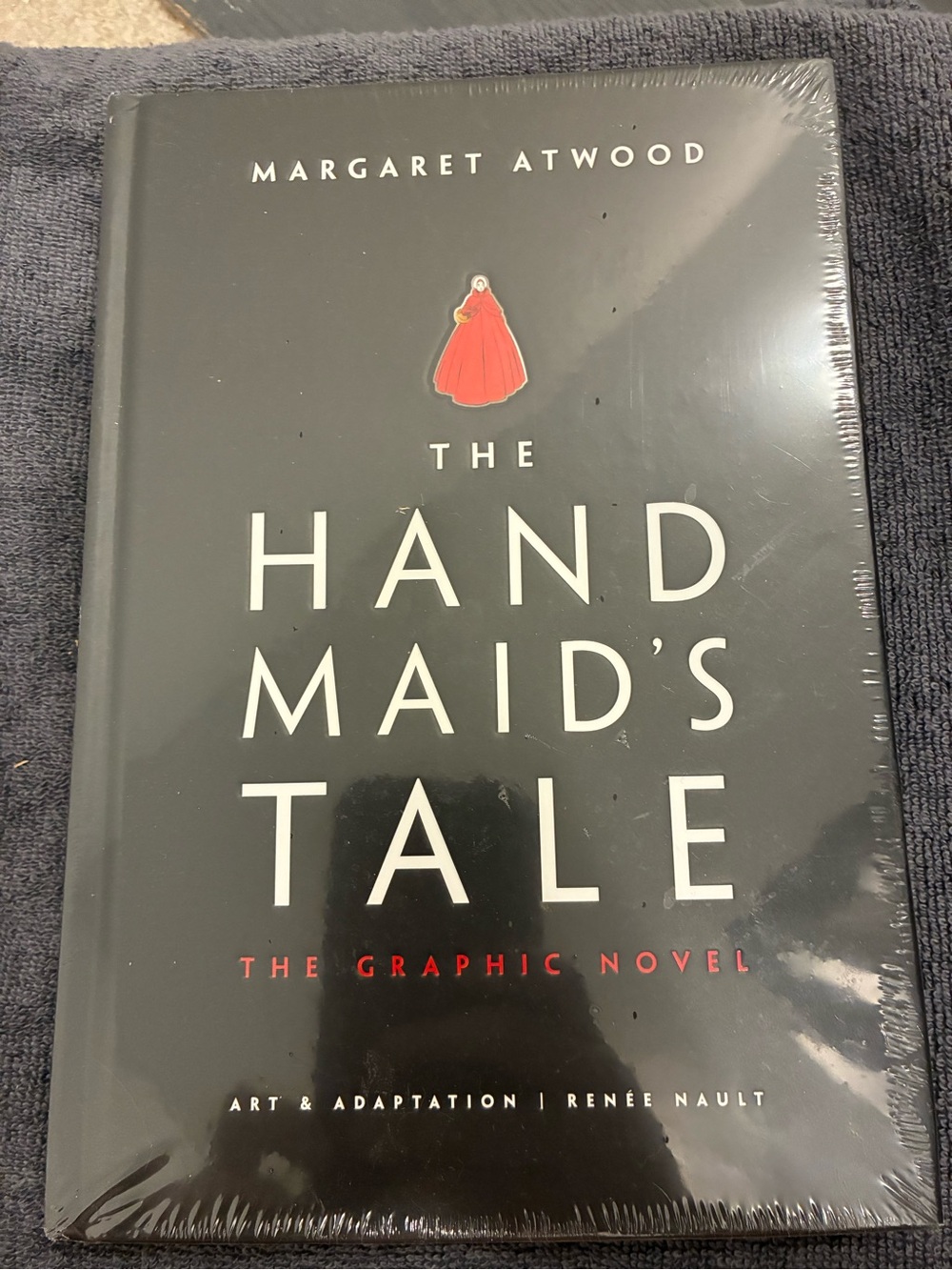 The Handmaid's Tale Graphic Novel (Black & Red)